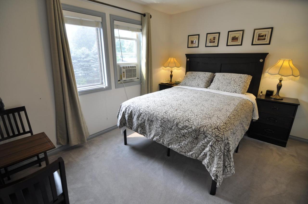 Cornerstone Bed And Breakfast Revelstoke Eksteriør billede