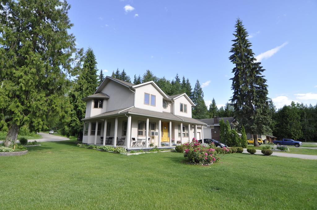 Cornerstone Bed And Breakfast Revelstoke Eksteriør billede