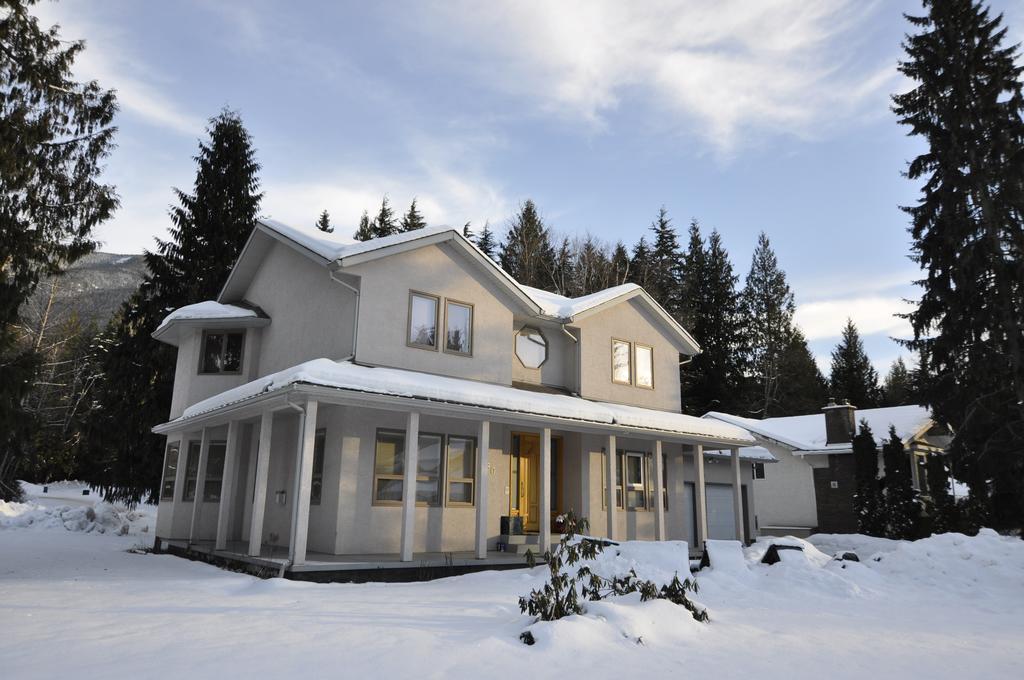 Cornerstone Bed And Breakfast Revelstoke Eksteriør billede