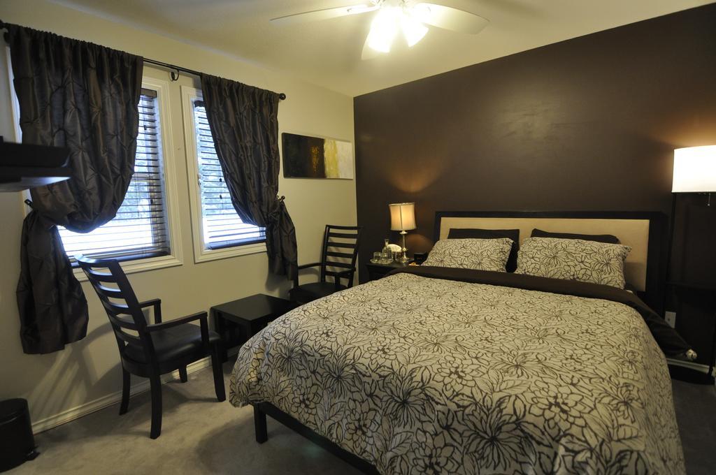 Cornerstone Bed And Breakfast Revelstoke Værelse billede