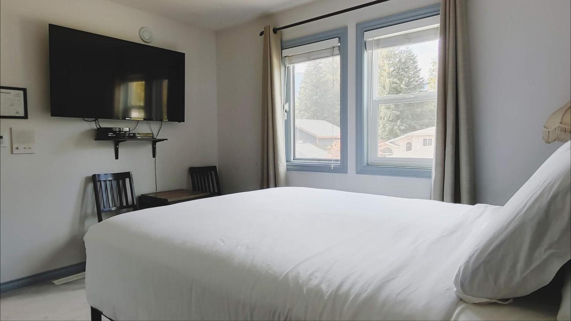Cornerstone Bed And Breakfast Revelstoke Eksteriør billede