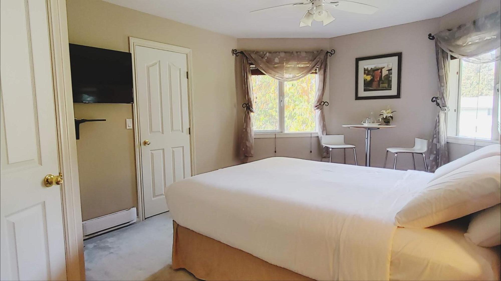 Cornerstone Bed And Breakfast Revelstoke Eksteriør billede