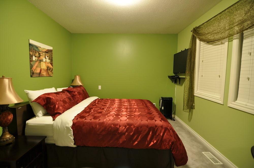 Cornerstone Bed And Breakfast Revelstoke Eksteriør billede