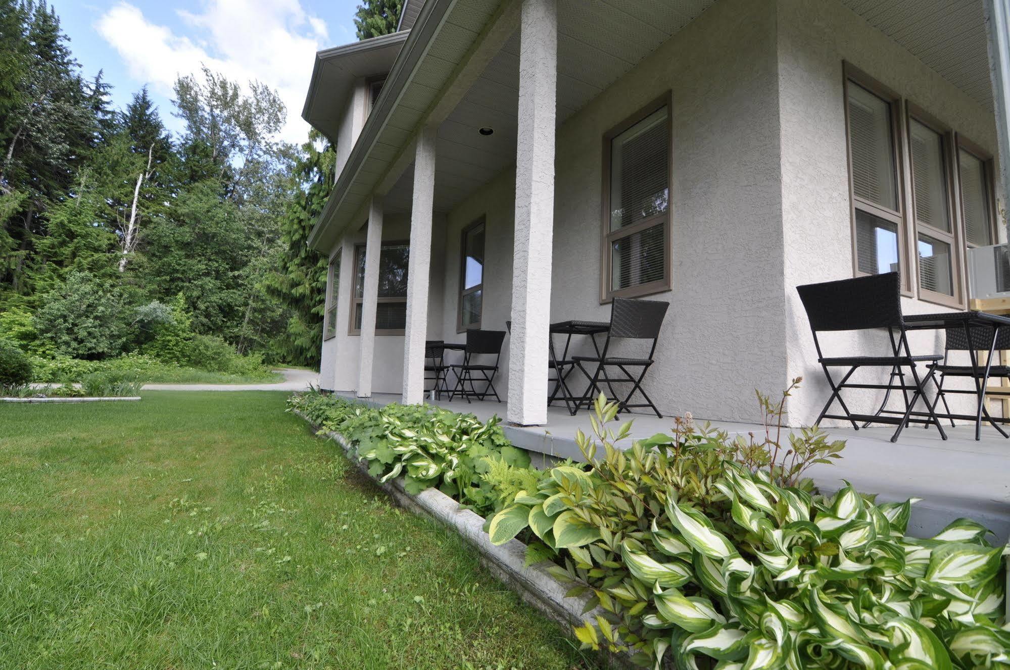 Cornerstone Bed And Breakfast Revelstoke Eksteriør billede